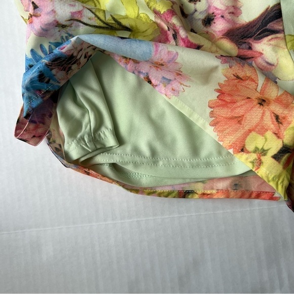 Gianni Bini floral Erynn Romper foam bouquet v neck waist tie size large - Picture 9 of 16